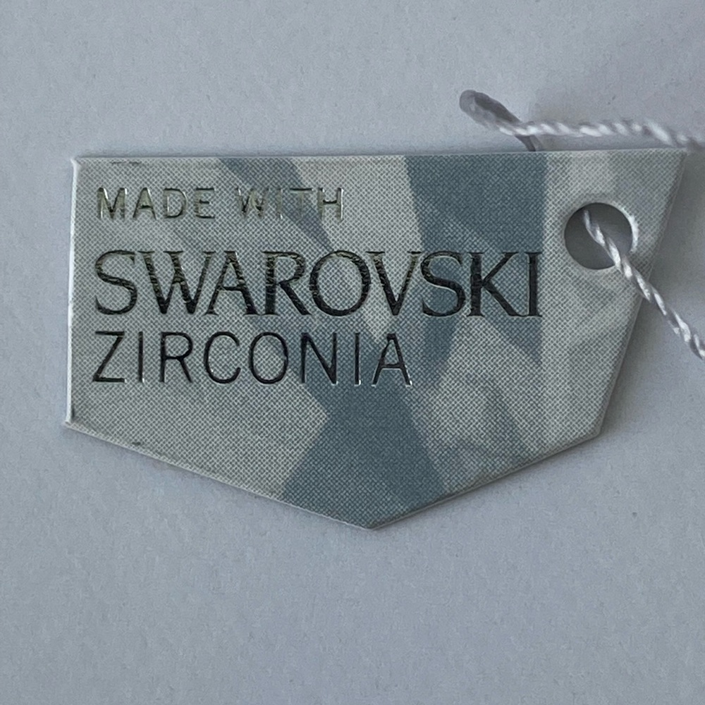 Stunning Swarovski Blue solitaire Brand New Size 7 - Picture 6 of 6